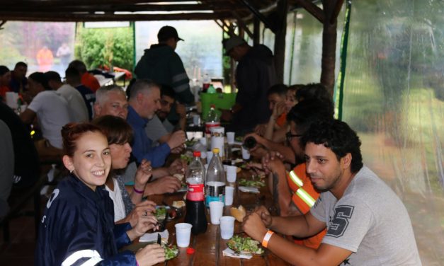 Festejo de jubilación de compañeros