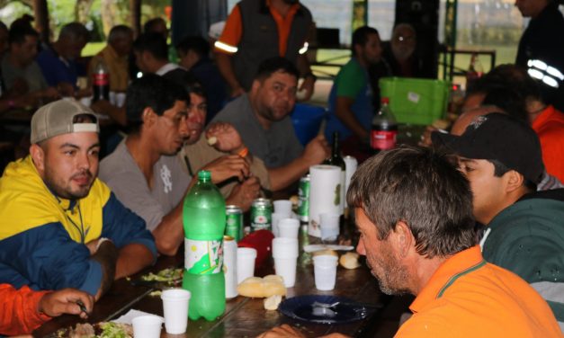 Festejo de jubilación de compañeros