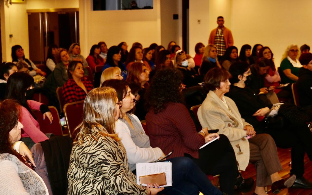 MESA DE MUJERES: AGENDA 2022 DE FORMACIÓN. CAPACITACIÓN CON PERSPECTIVA DE GÉNERO.