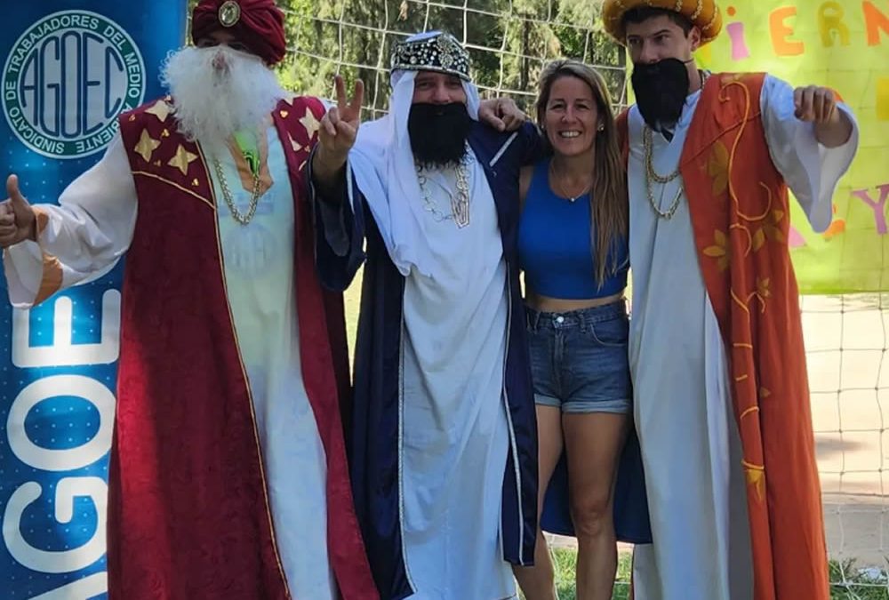 Los Reyes Magos visitaron a los chic@s de #ColoniaAgoec2023