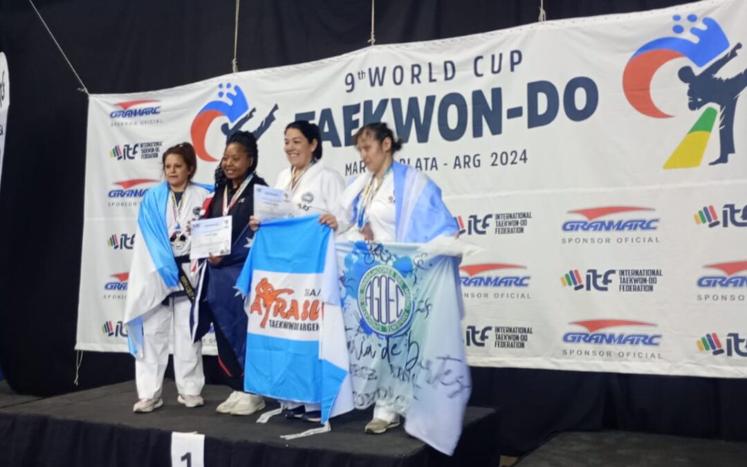 AGOEC CELEBRA LA PARTICIPACIÓN DE NUESTRA COMPAÑERA SANDRA ROLANDO Y SU HIJO EN EL MUNDIAL DE TAEKWONDO