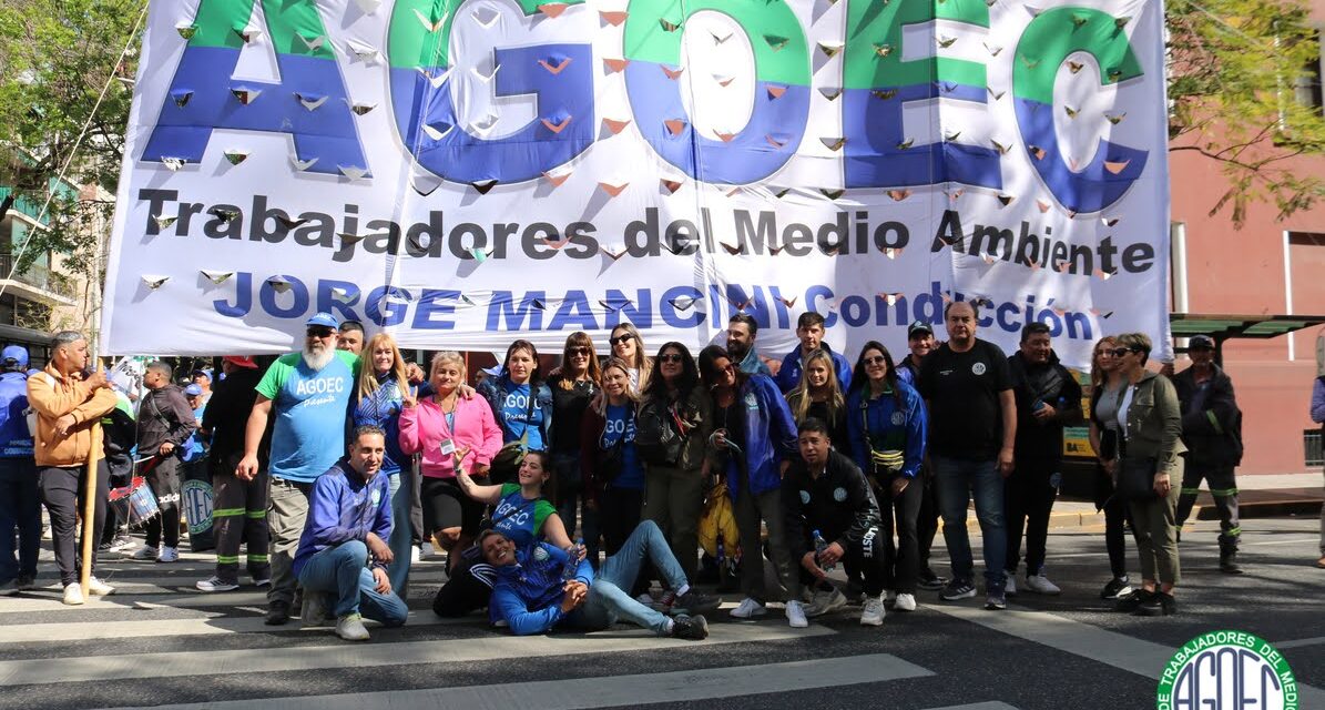 AGOEC  EN LA MARCHA UNIVERSITARIA DEL 2 DE OCTUBRE