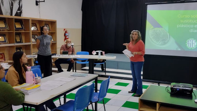 PRIMER CURSO SOBRE CONSUMO RESPONSABLE DE PLÁSTICOS
