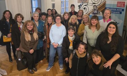 AGOEC participó de un encuentro sobre endeudamiento de los hogares y vulnerabilidad financiera de las mujeres